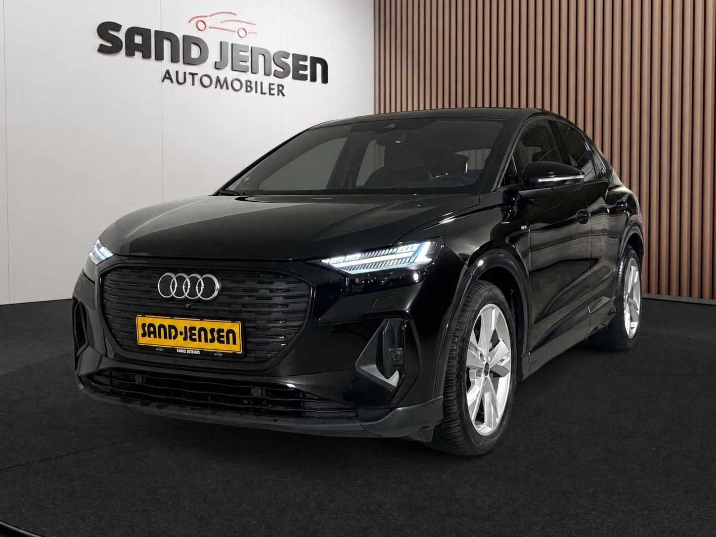 Audi Q4 e-tron 45 Ultra S-line Van