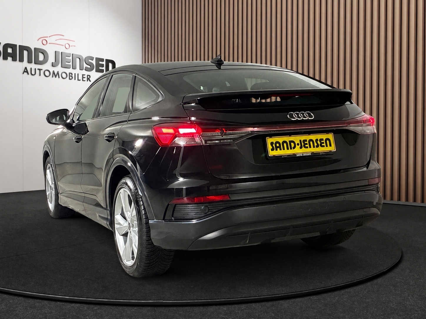 Sort Audi Q4 e-tron fra 2024