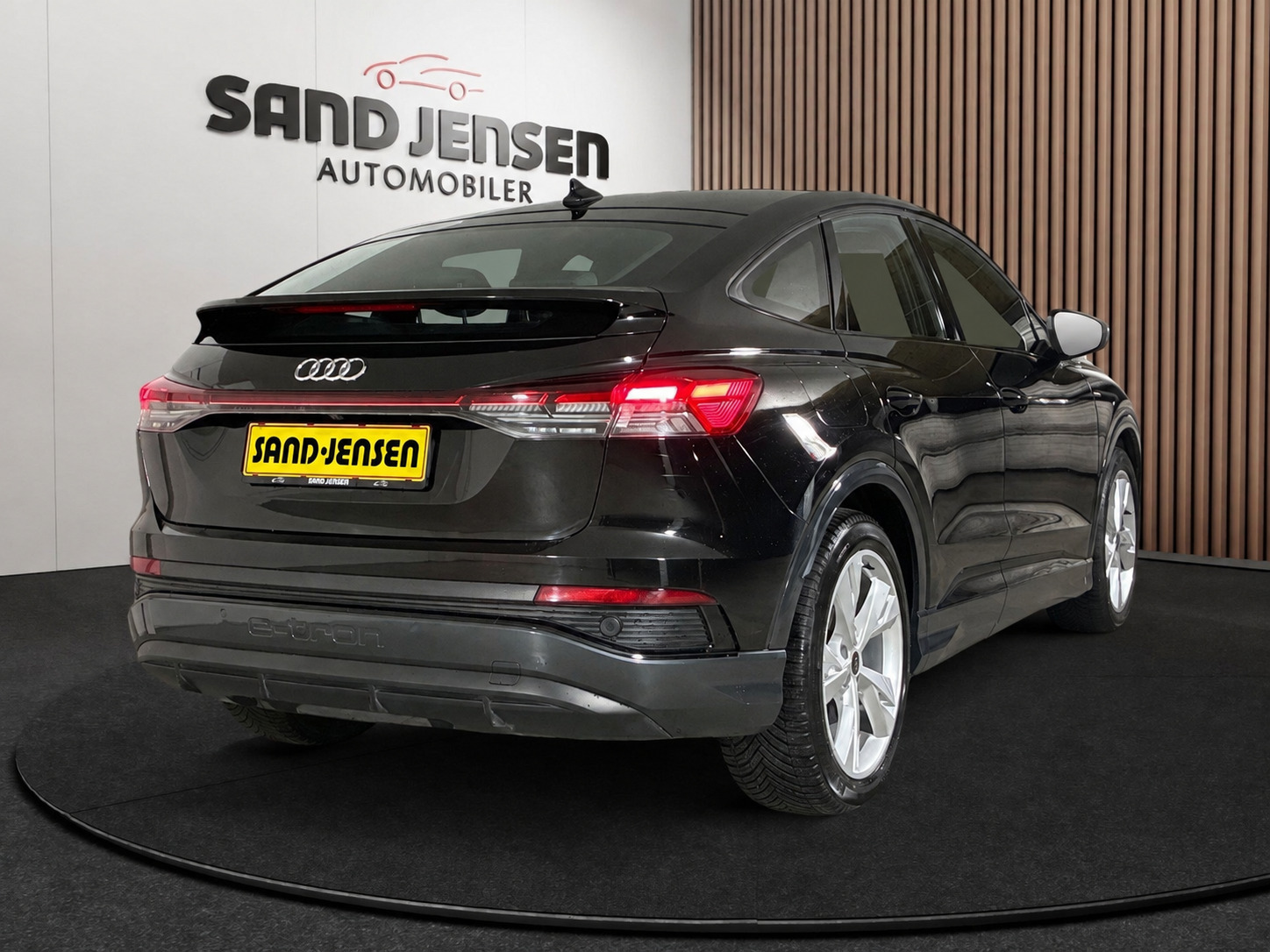 Sort Audi Q4 e-tron fra 2024