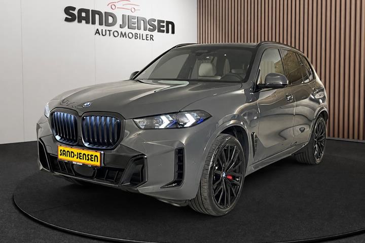 Grå BMW X5 fra 2025