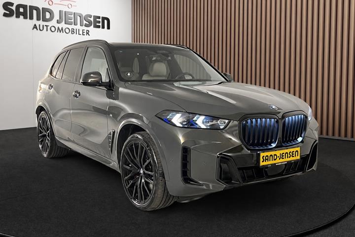 Grå BMW X5 fra 2025