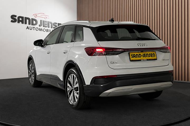 Hvid Audi Q4 e-tron fra 2024