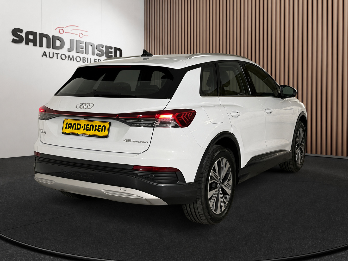 Hvid Audi Q4 e-tron fra 2024
