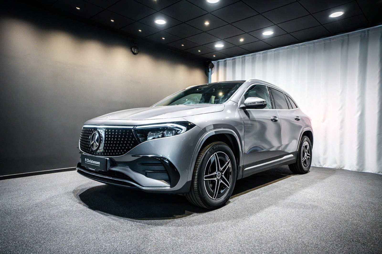 Grå Mercedes EQA250+ fra 2025
