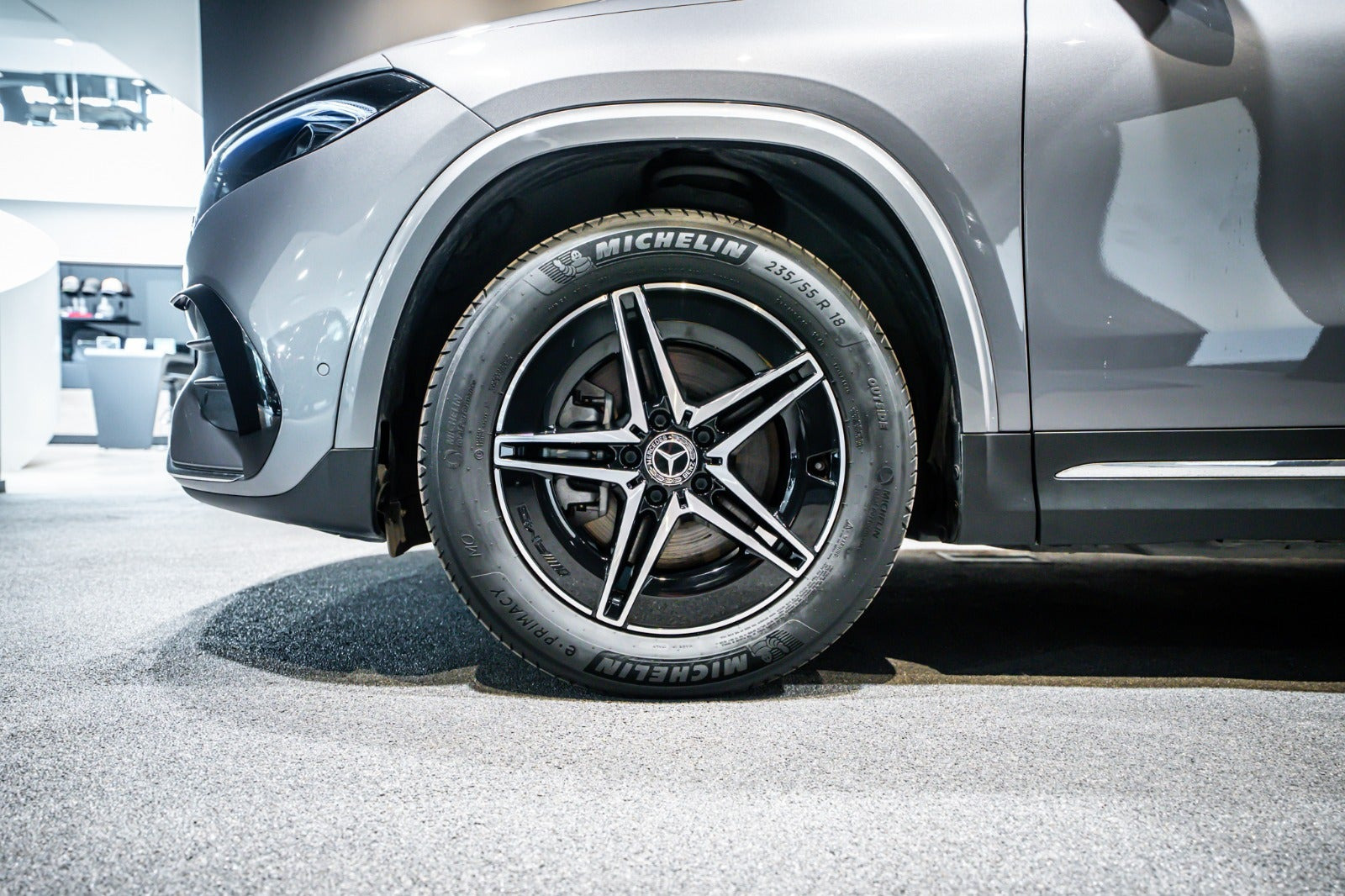 Grå Mercedes EQA250+ fra 2025