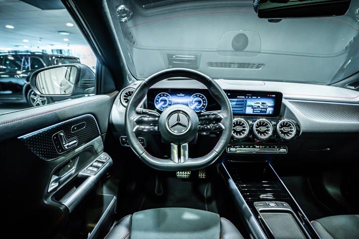 Grå Mercedes EQA250+ fra 2025