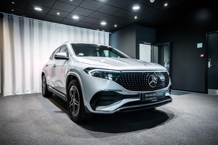 Sølv Mercedes EQA250+ fra 2025