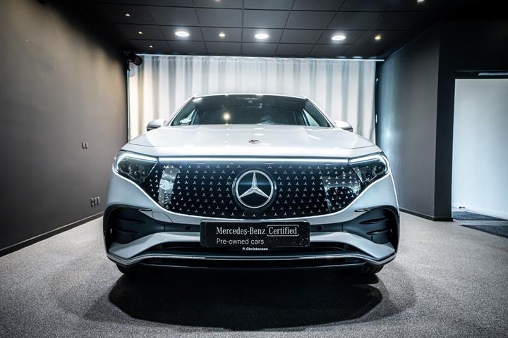 Sølv Mercedes EQA250+ fra 2025