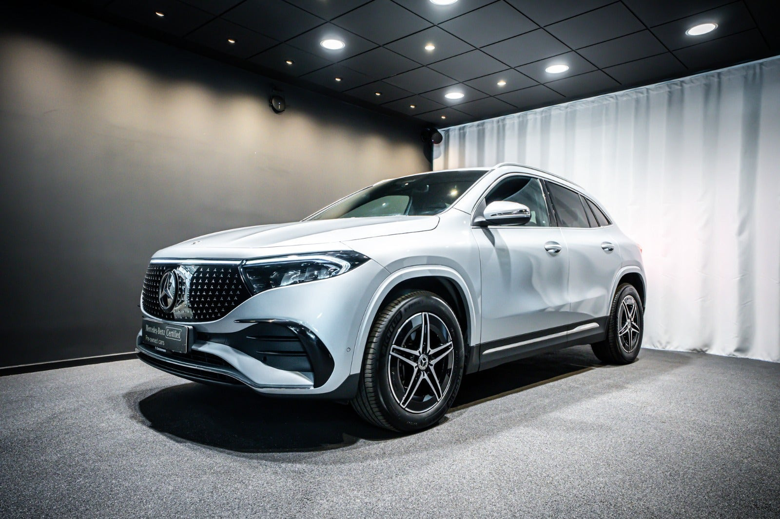 Sølv Mercedes EQA250+ fra 2025