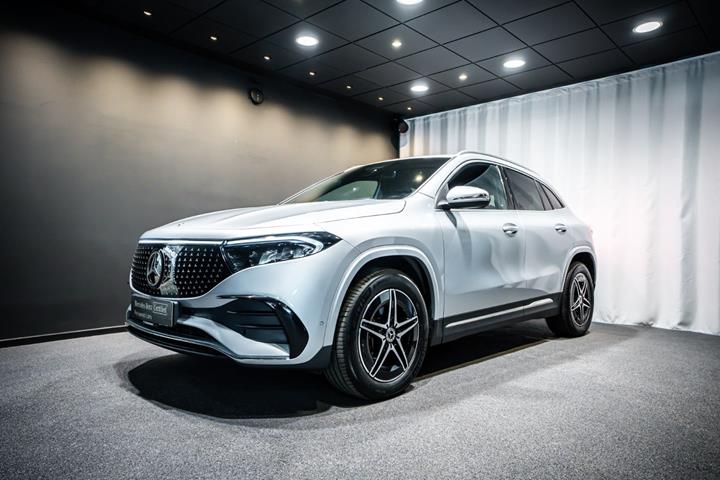 Sølv Mercedes EQA250+ fra 2025