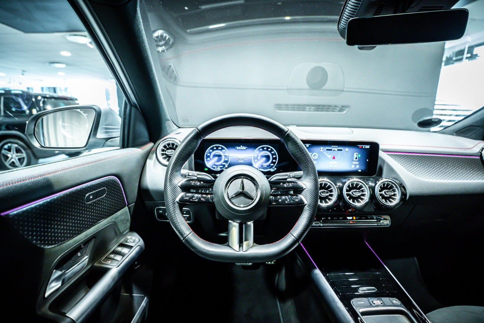 Sølv Mercedes EQA250+ fra 2025