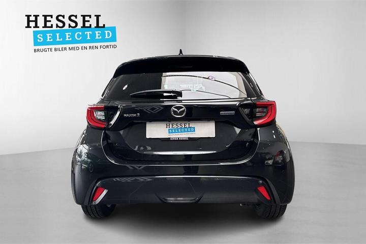 Beige Mazda 2 fra 2024