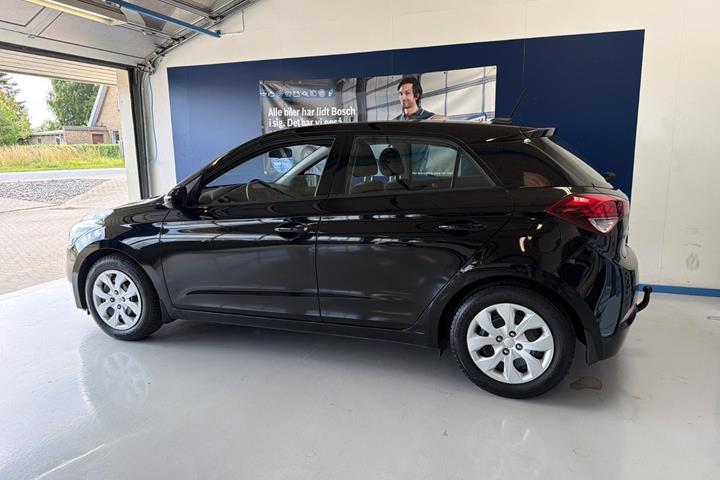 Sort Hyundai i20 fra 2017