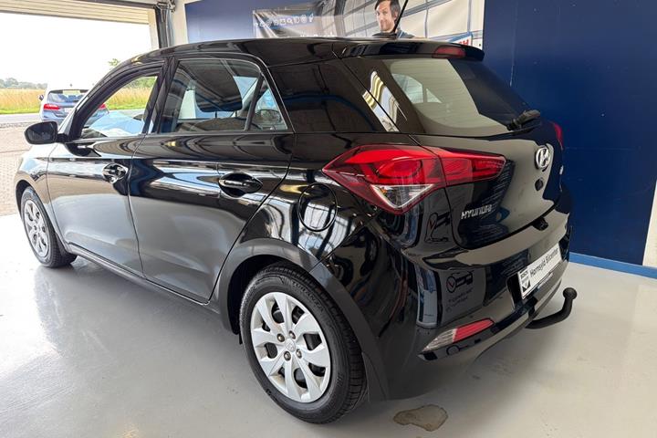 Sort Hyundai i20 fra 2017