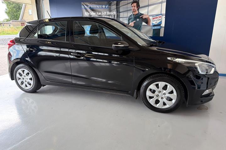 Sort Hyundai i20 fra 2017