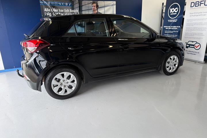 Sort Hyundai i20 fra 2017
