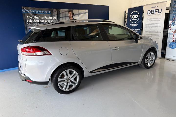 Sølv Renault Clio IV fra 2020