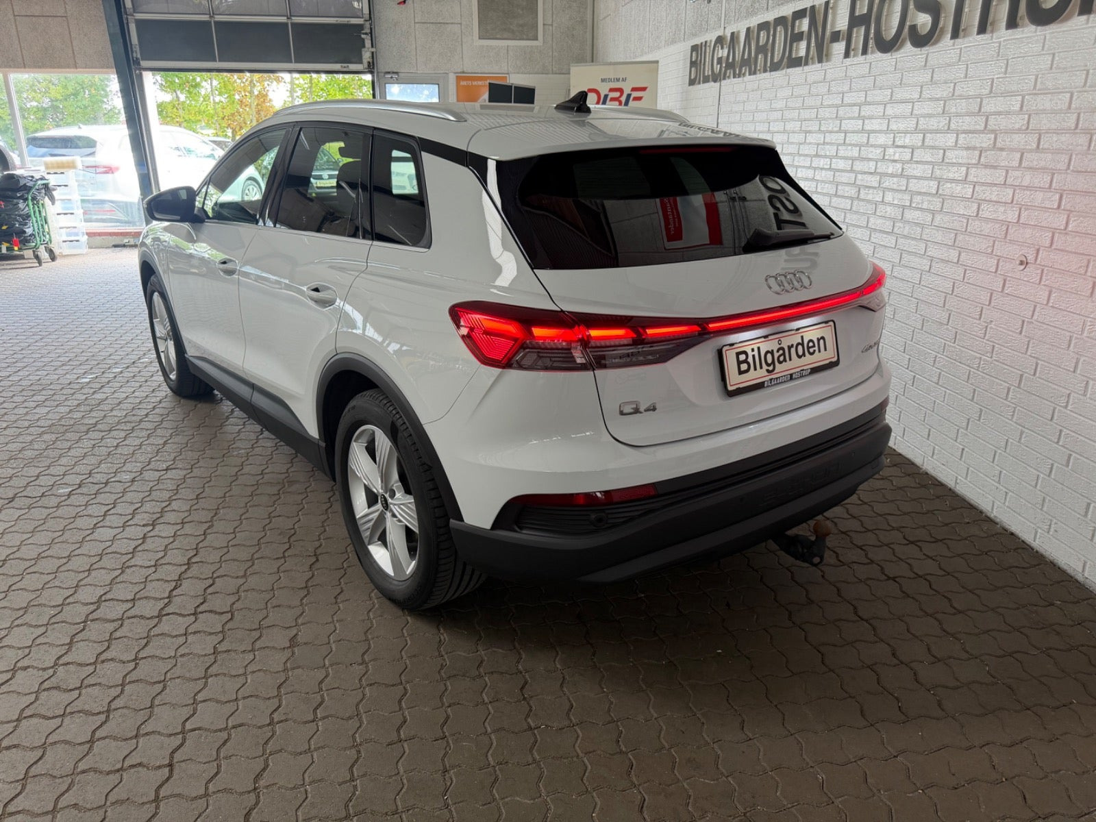 Hvid Audi Q4 e-tron fra 2023
