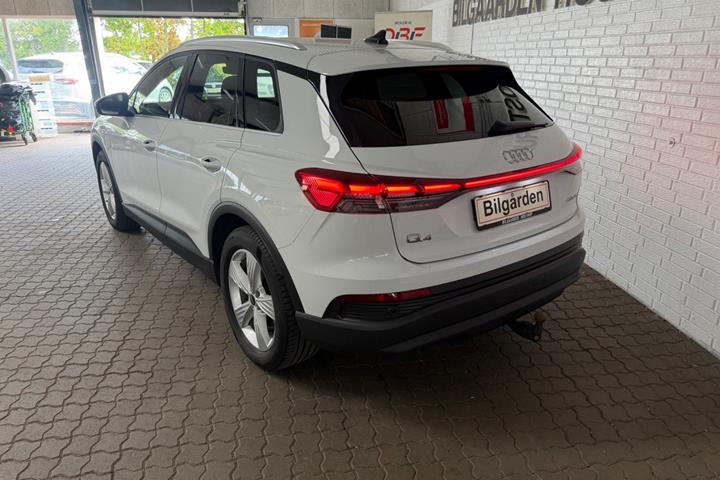 Hvid Audi Q4 e-tron fra 2023