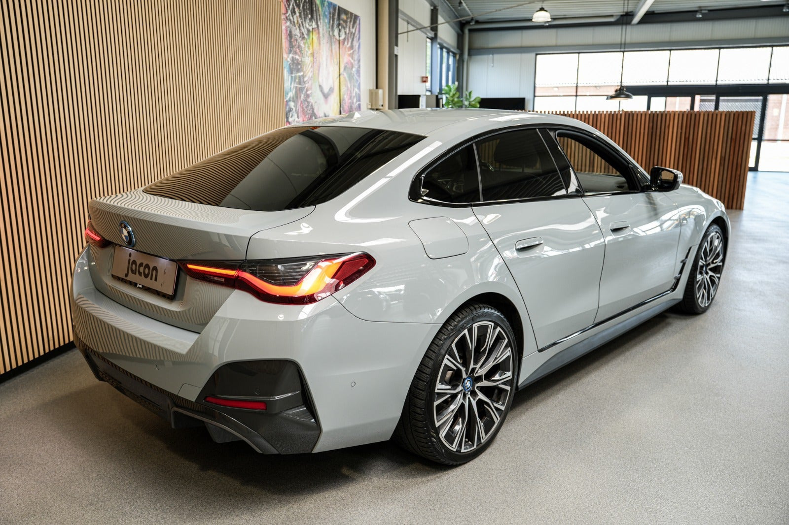Grå BMW i4 fra 2022