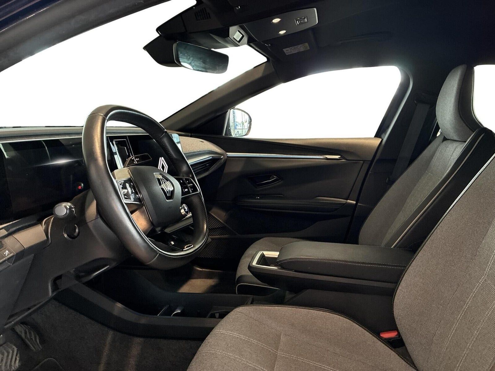 Blå Renault Megane E-Tech fra 2022