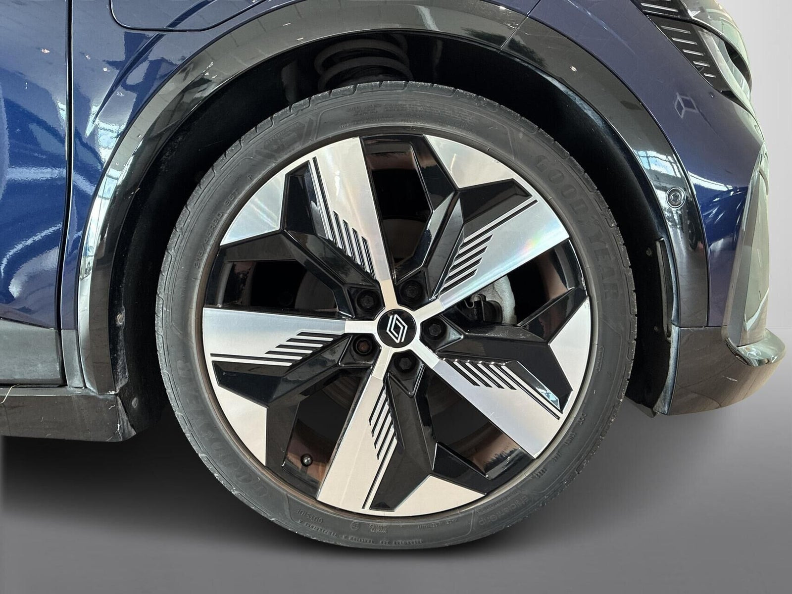 Blå Renault Megane E-Tech fra 2022