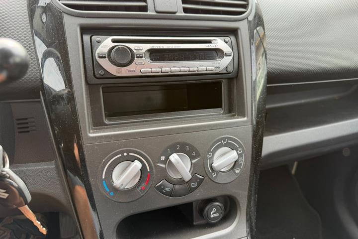 Sølv Suzuki Splash fra 2008
