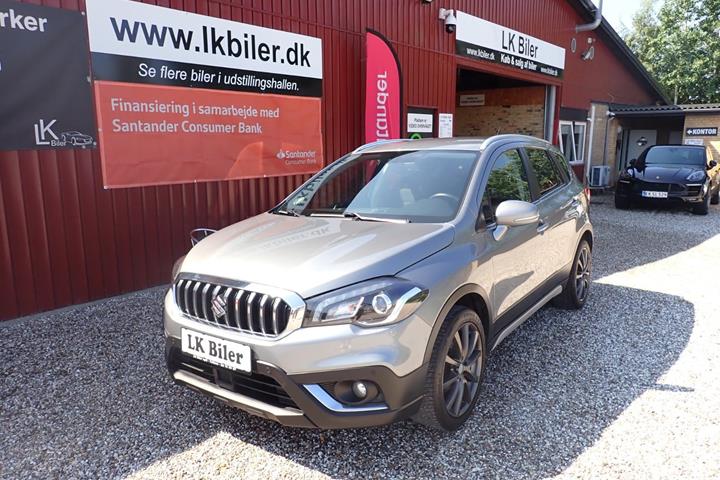 Grå Suzuki S-Cross fra 2018 set udefra
