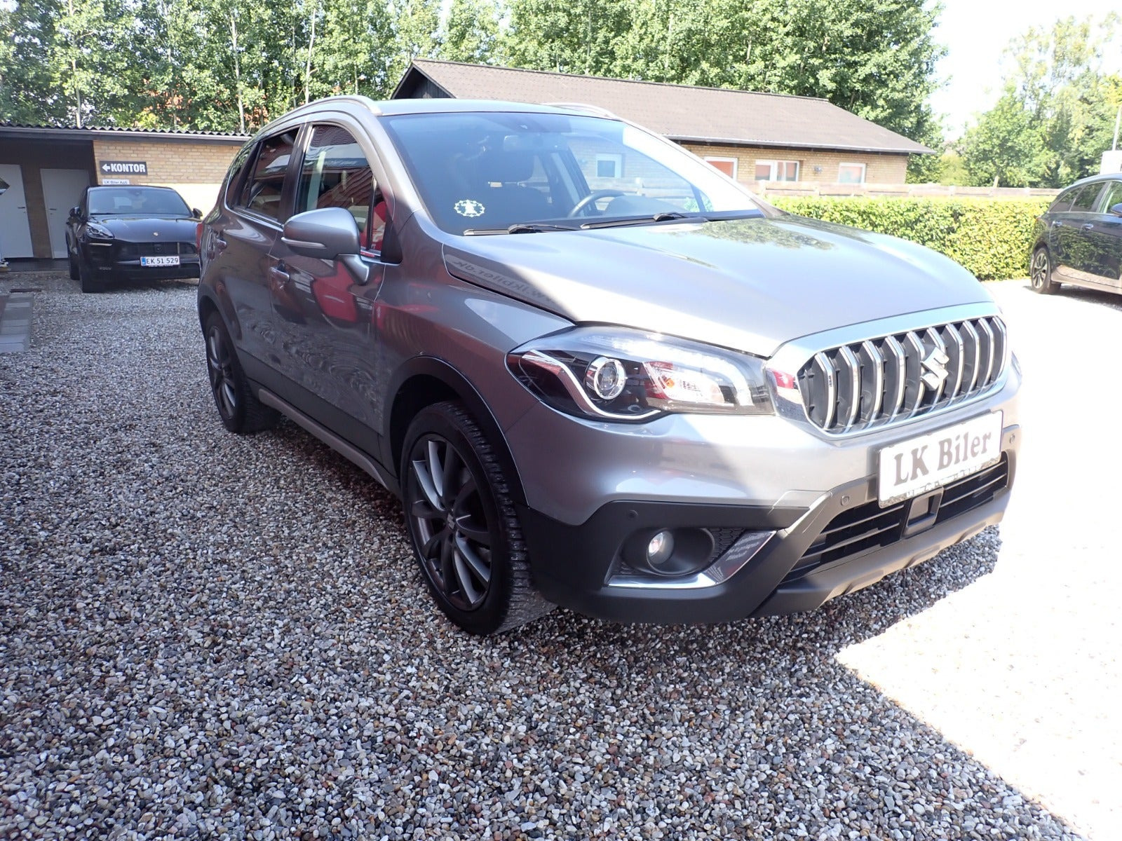 Grå Suzuki S-Cross fra 2018