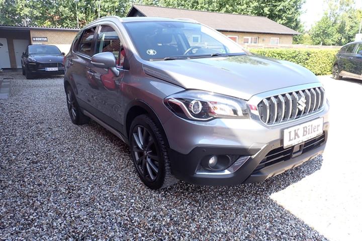 Grå Suzuki S-Cross fra 2018