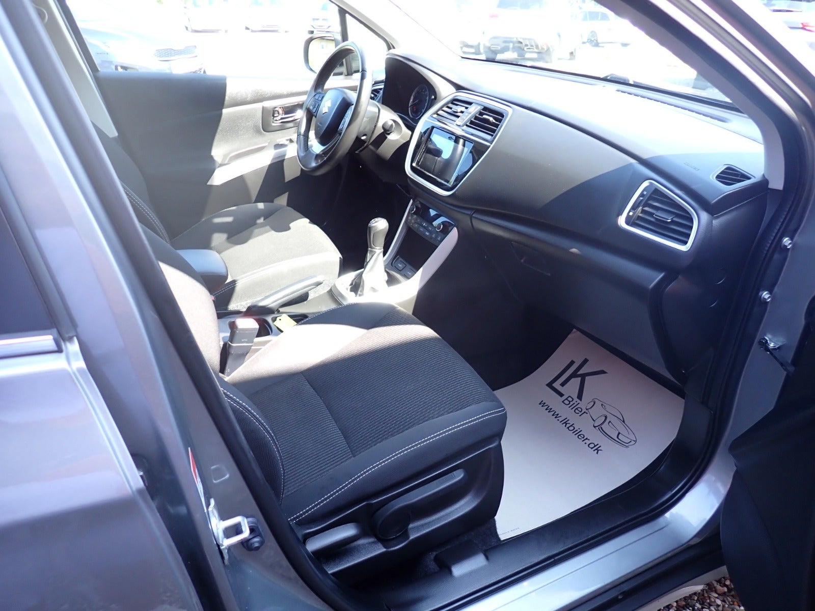 Grå Suzuki S-Cross fra 2018