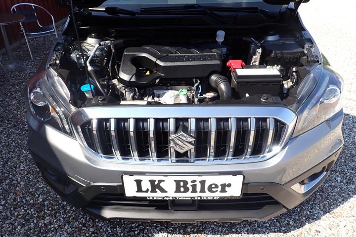 Grå Suzuki S-Cross fra 2018