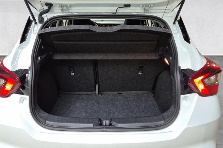 Hvid Nissan Micra fra 2018