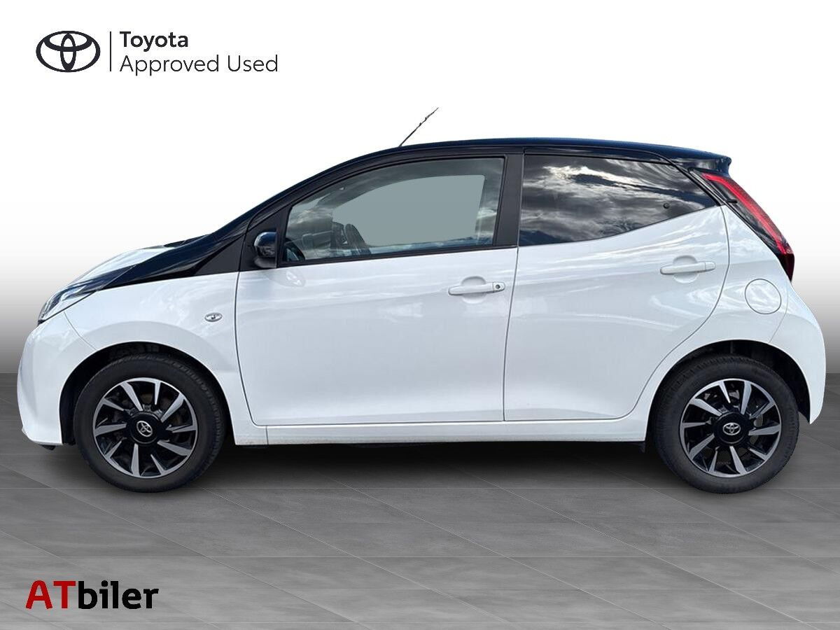 Hvid Toyota Aygo fra 2021