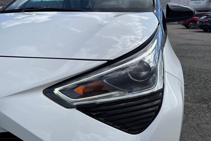 Hvid Toyota Aygo fra 2021