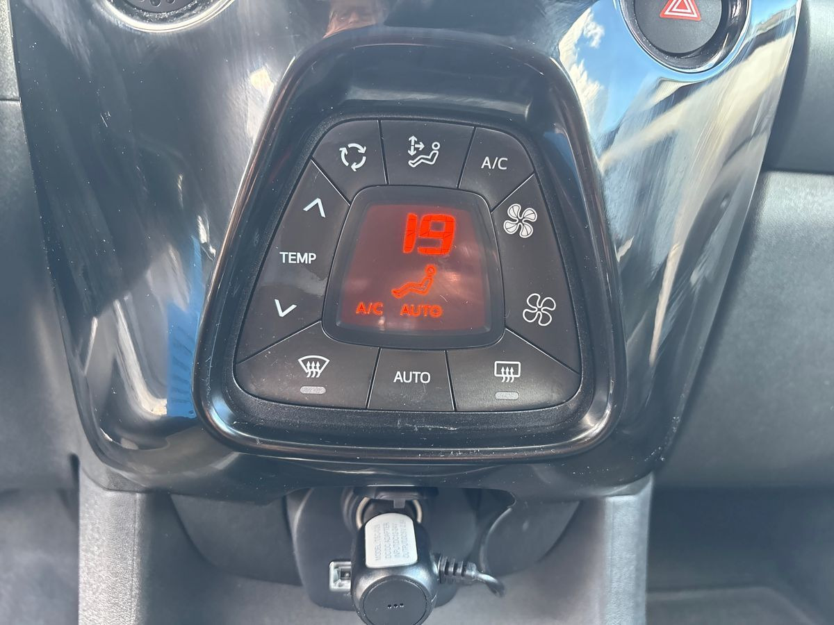 Hvid Toyota Aygo fra 2021