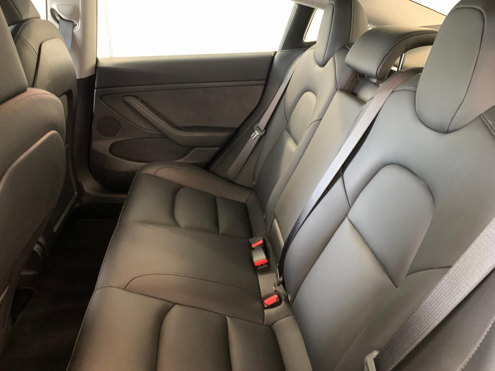 Sort Tesla Model 3 fra 2023