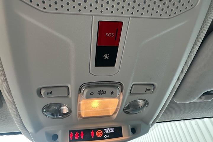 Gul Peugeot 208 fra 2020