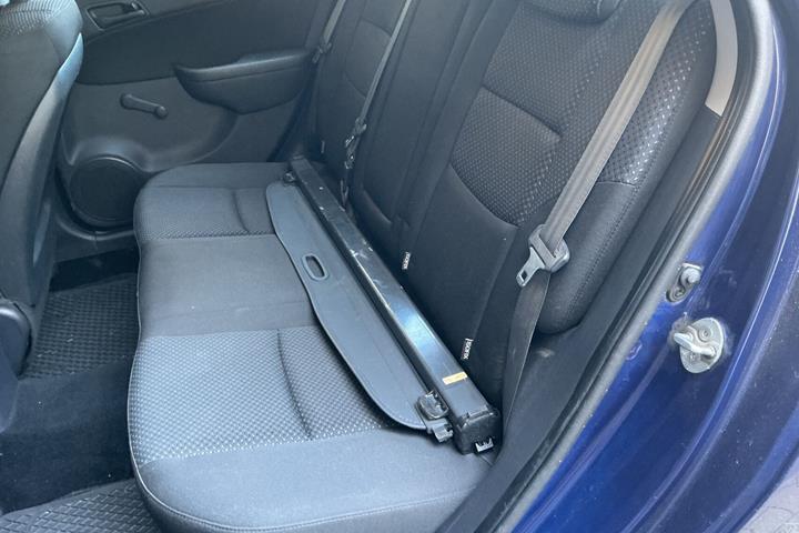Blå Hyundai i30 fra 2011