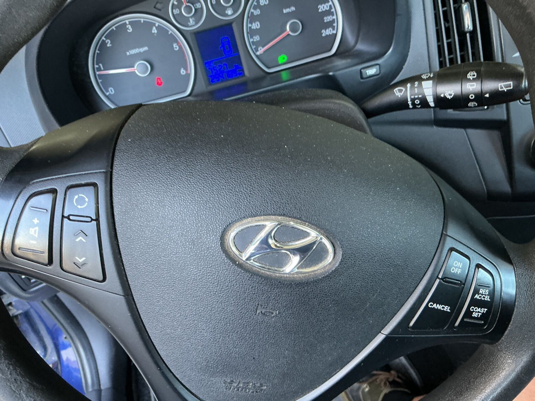 Blå Hyundai i30 fra 2011