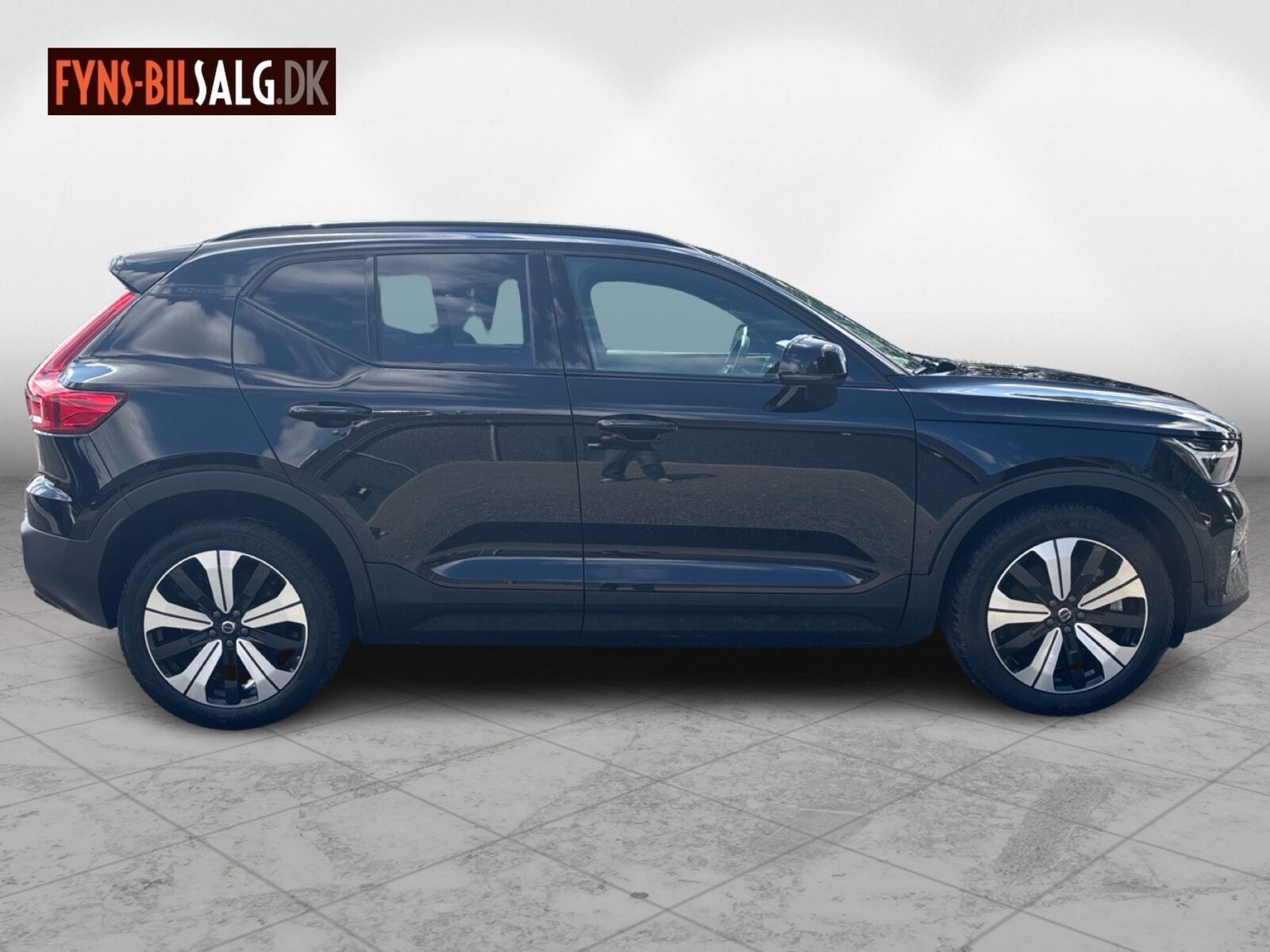 Sort Volvo XC40 fra 2023