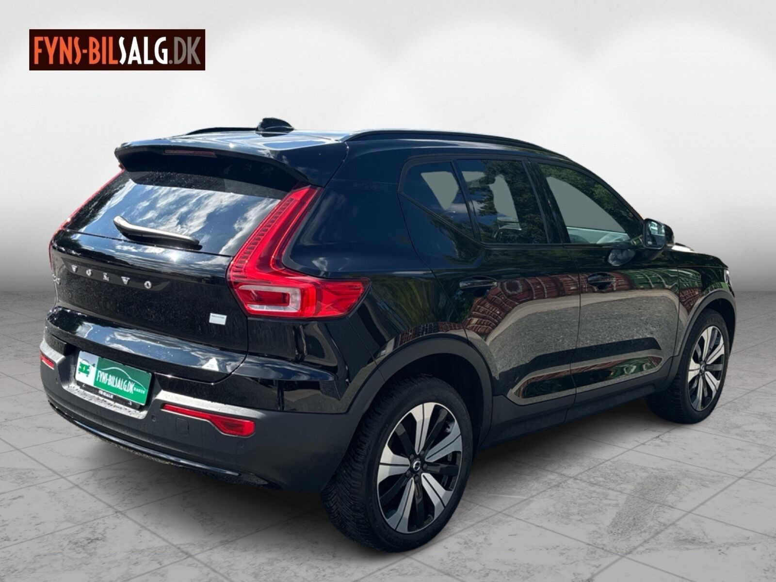 Sort Volvo XC40 fra 2023