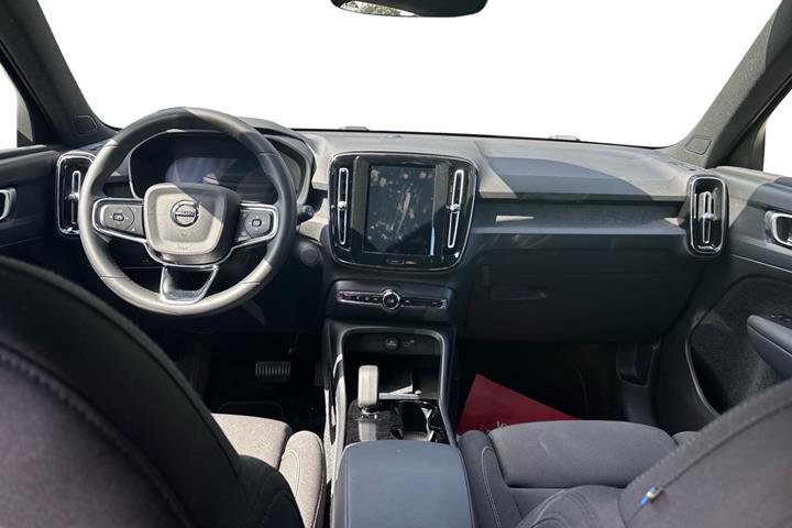 Sort Volvo XC40 fra 2023