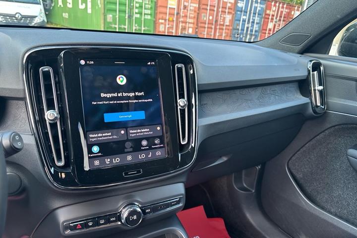 Sort Volvo XC40 fra 2023