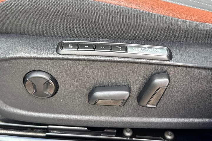 Grå VW ID.4 fra 2023