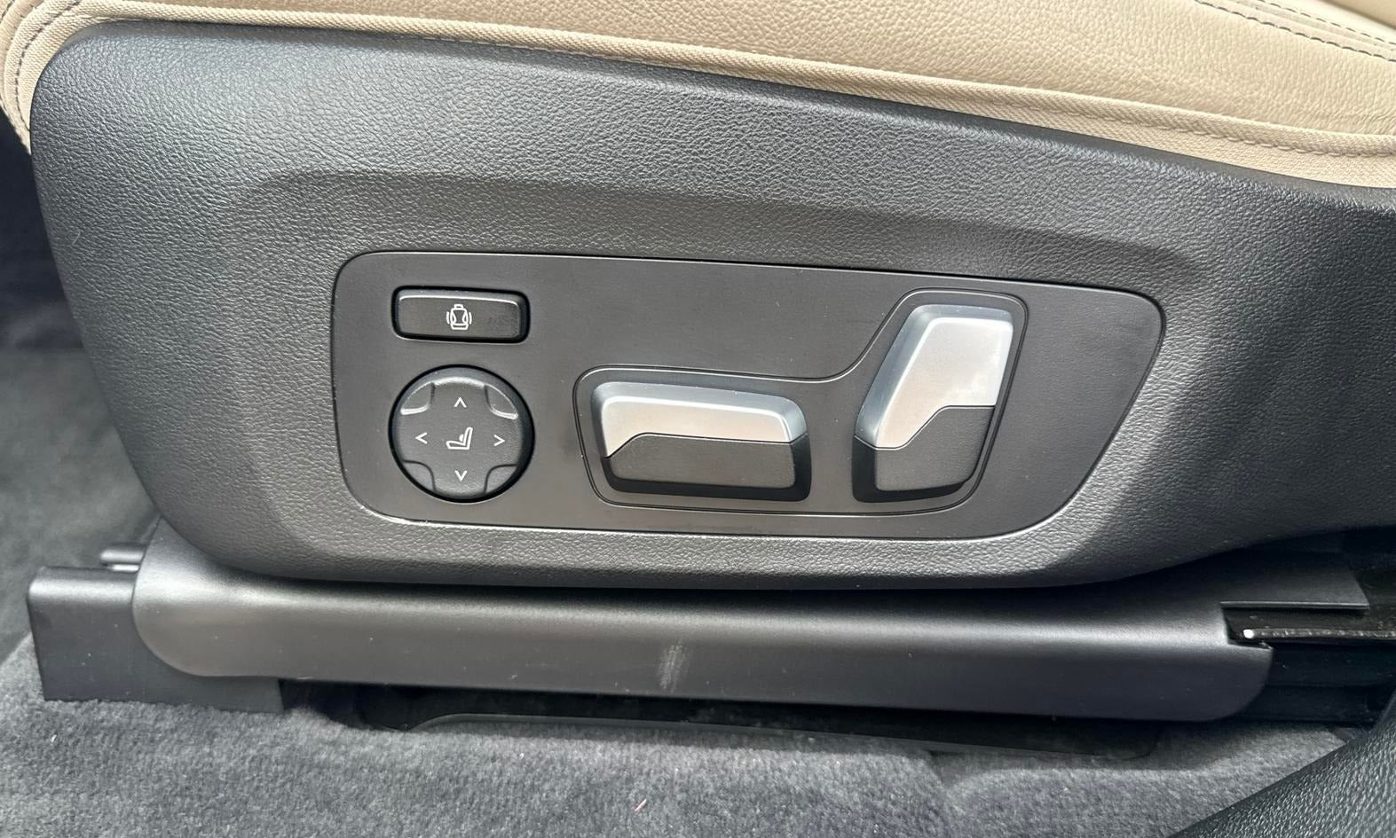 Grå BMW iX3 fra 2022