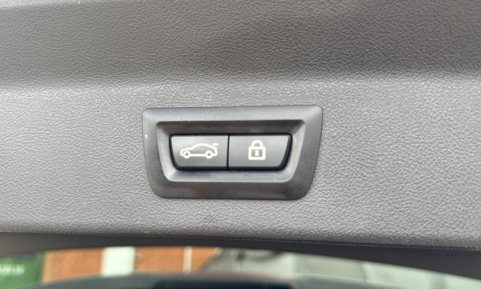 Grå BMW iX3 fra 2022