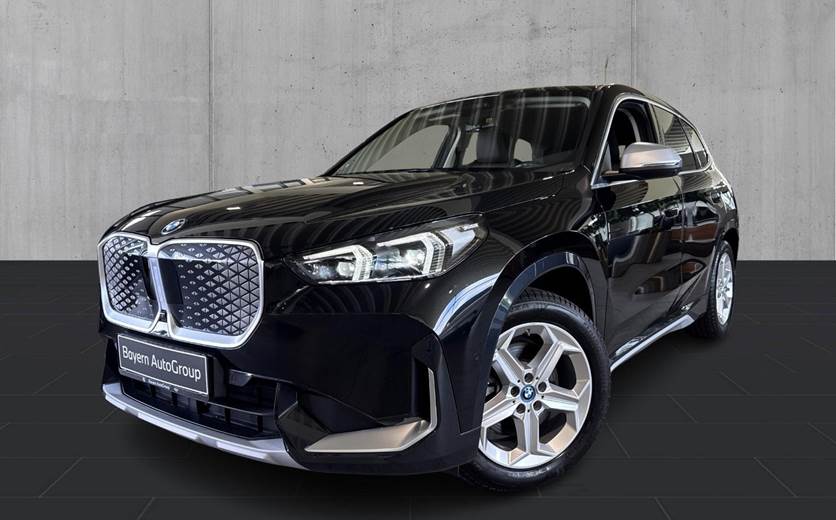 BMW iX1 xDrive30 X-Line