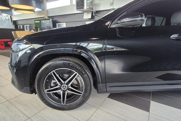 Sort Mercedes EQA250+ fra 2025