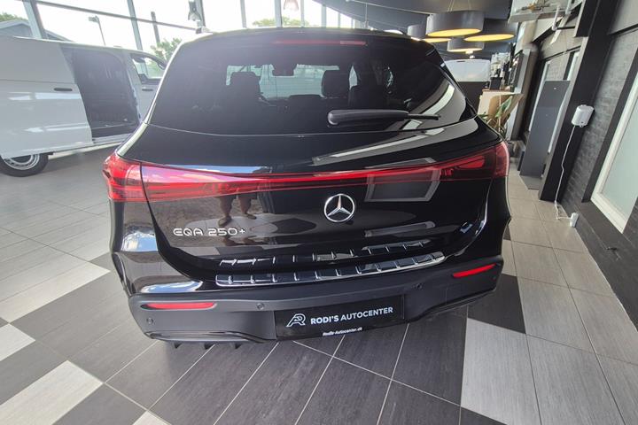 Sort Mercedes EQA250+ fra 2025